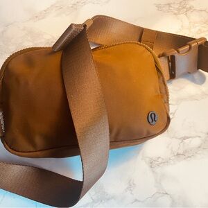 Lululemon Everywhere Belt Bag 1L (Burnt Caramel)